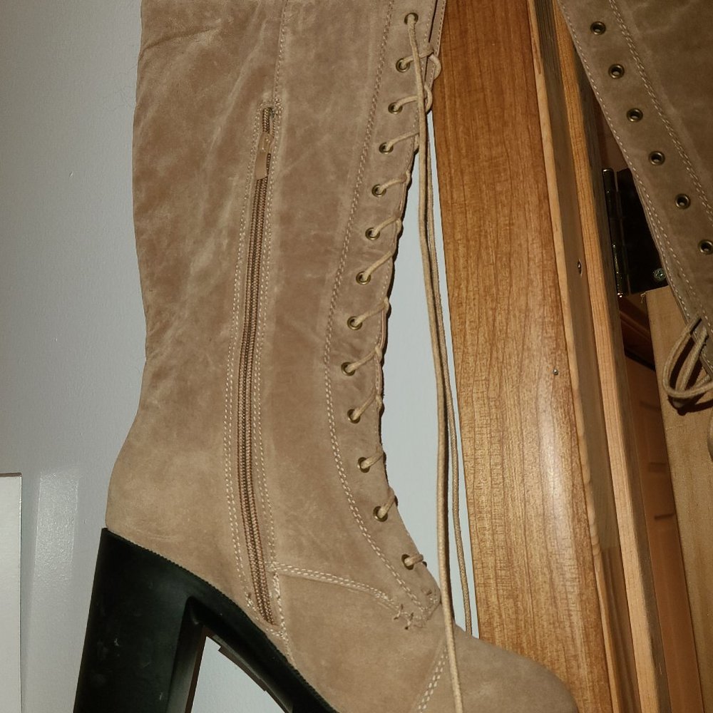 KNEE HIGH LACE UP PLATFORM BOOTS
